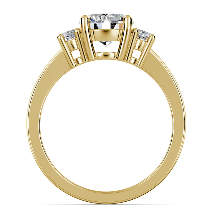 Three Stone Oval Diamond Ring In Yellow Gold | Thumbnail 02