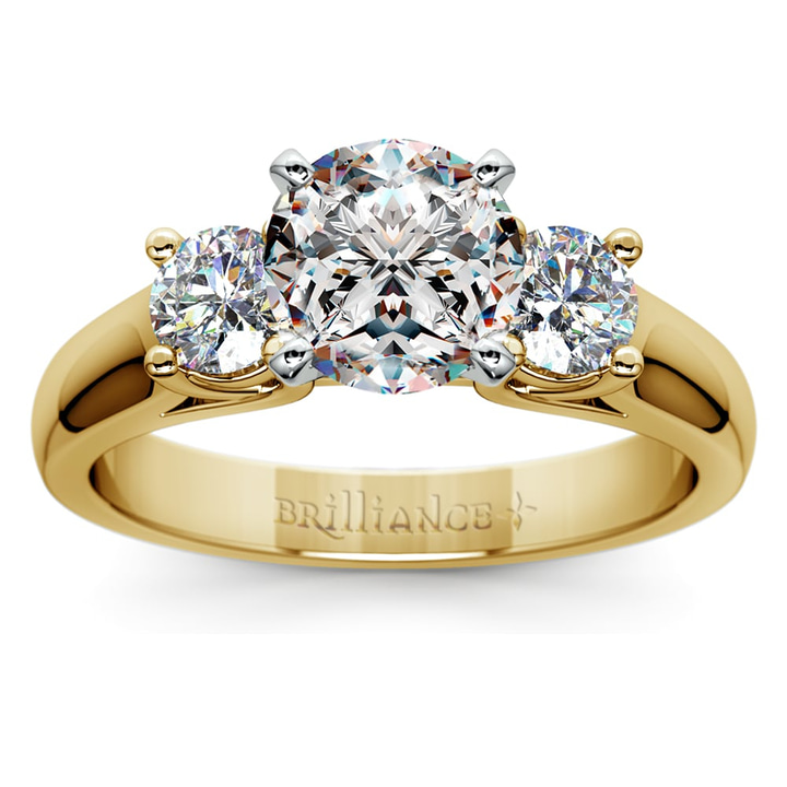 3 Round Stone Diamond Engagement Ring In Yellow Gold | Thumbnail 01
