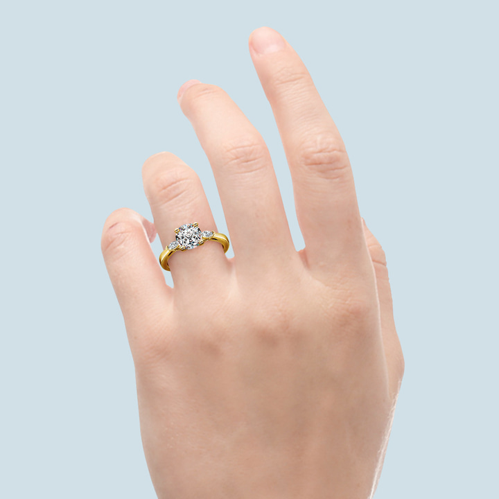 Yellow Gold Marquise Side Stone Diamond Ring (1/3 Ctw) | Thumbnail 05