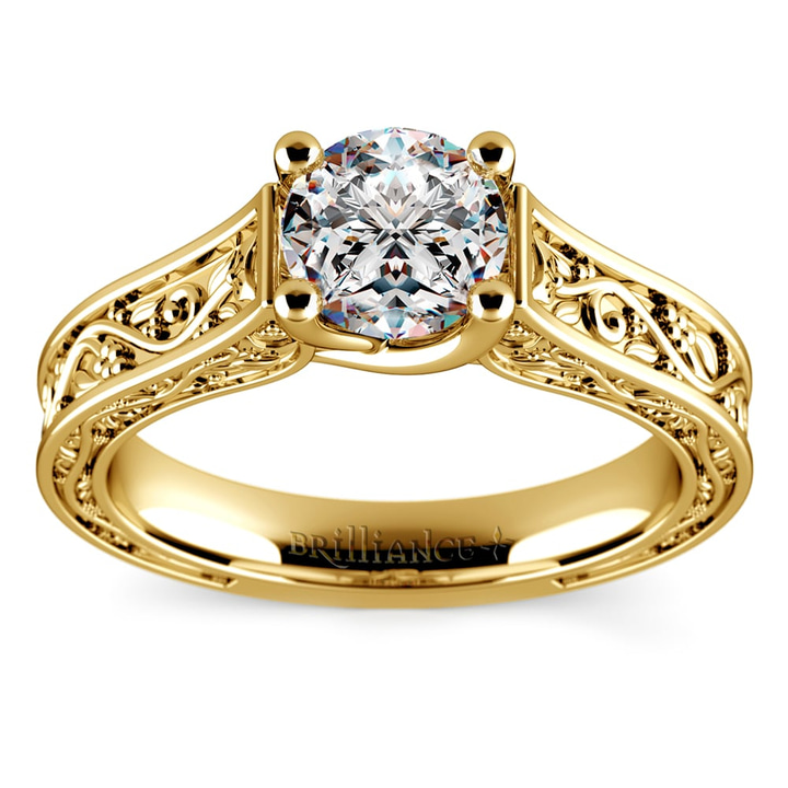 Antique Solitaire Engagement Ring in Yellow Gold | Thumbnail 01