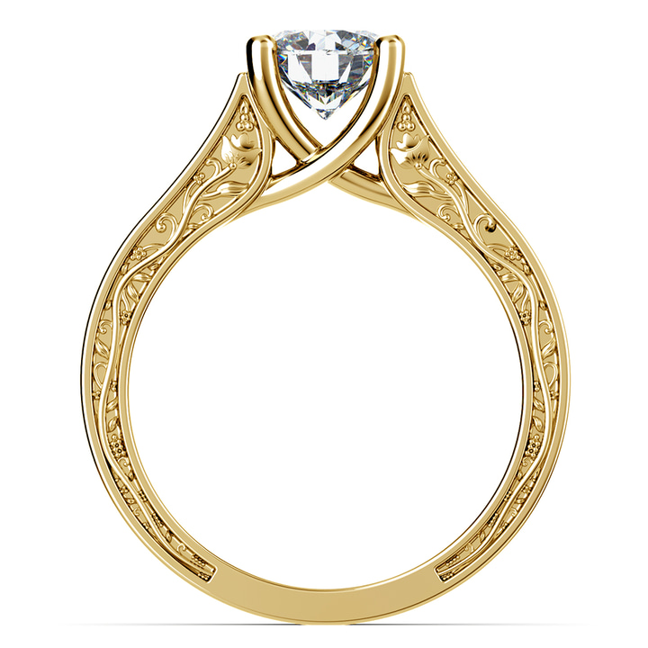 Antique Solitaire Engagement Ring in Yellow Gold | Thumbnail 02