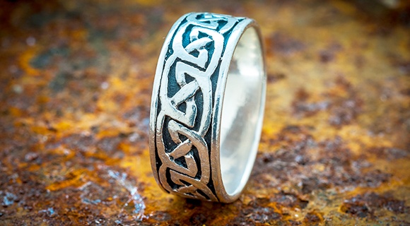 Best Ways to Wear Irish Wedding Rings