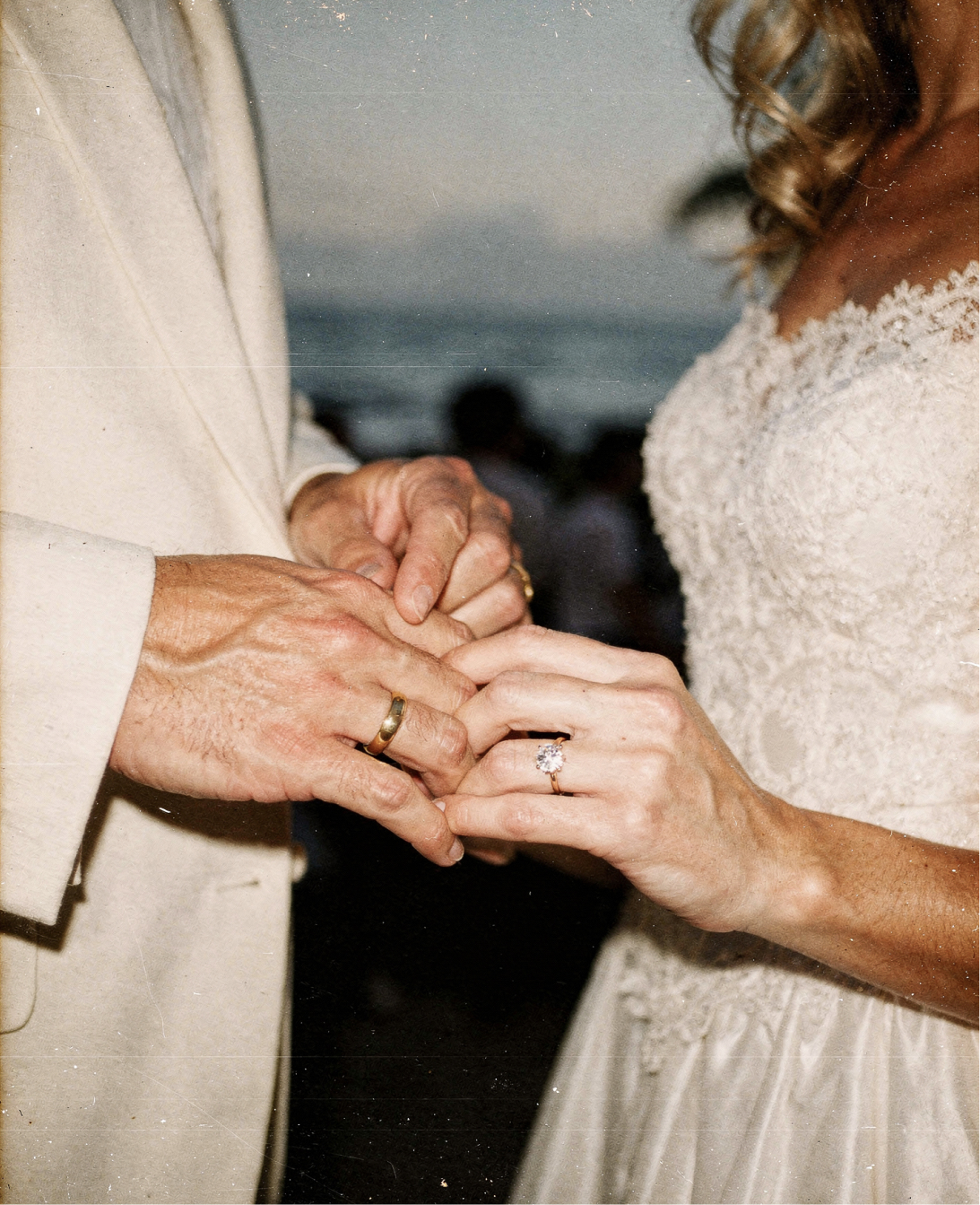 Wedding ring sale hero 1