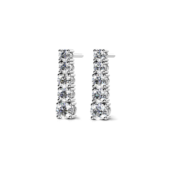 Graduated Diamond Dangle Drop Earrings In White Gold (1/2 Ctw)