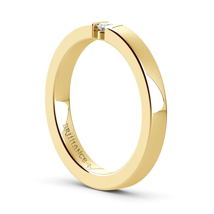 Flat Promise Ring with Round Diamond in Yellow Gold (2.75mm) | Thumbnail 04