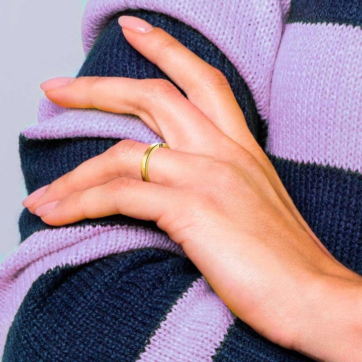Flat Promise Ring with Round Diamond in Yellow Gold (2.75mm) | Thumbnail 07