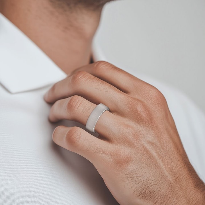 Mens Hidden Diamond Wedding Band In White Gold (7 mm)