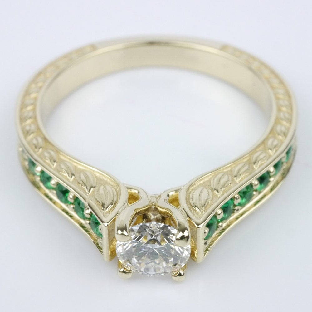 Antique Style Emerald Gemstone Ring In Gold