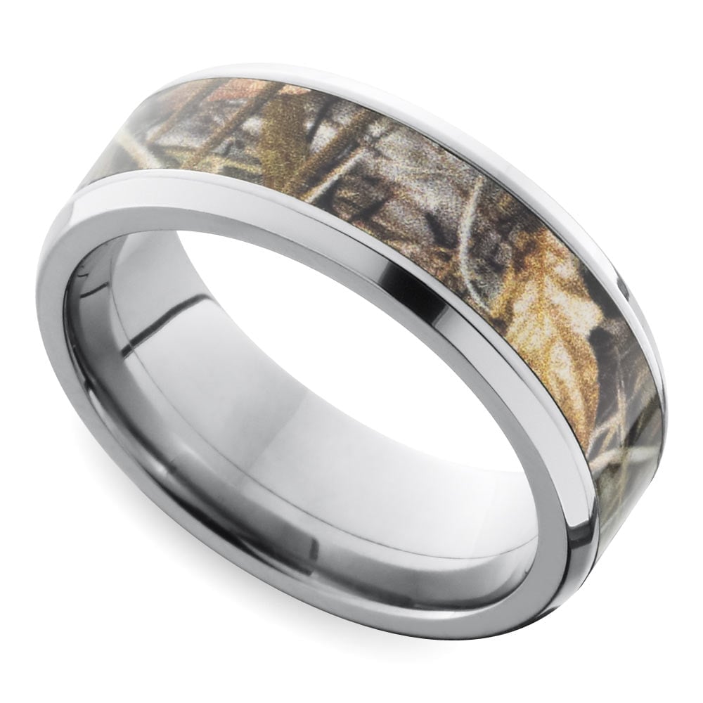Beveled Camouflage Inlay Men's Wedding Ring in Titanium (7mm) | 01