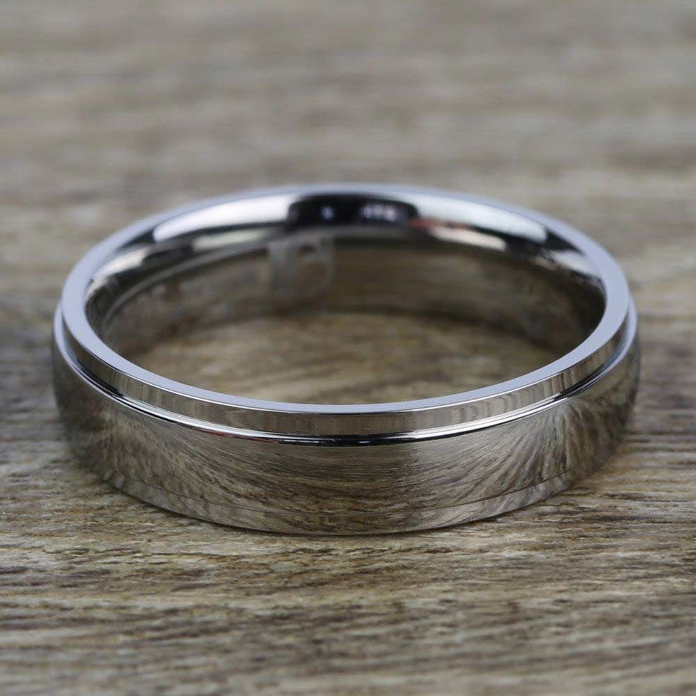 Beveled Men's Wedding Ring in Titanium (5mm) | 03