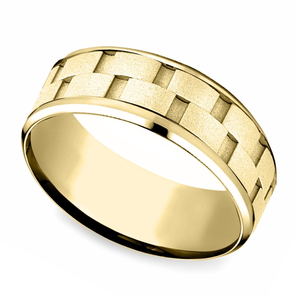 Sandblasted Wedding Band For Men In Yellow Gold | 01