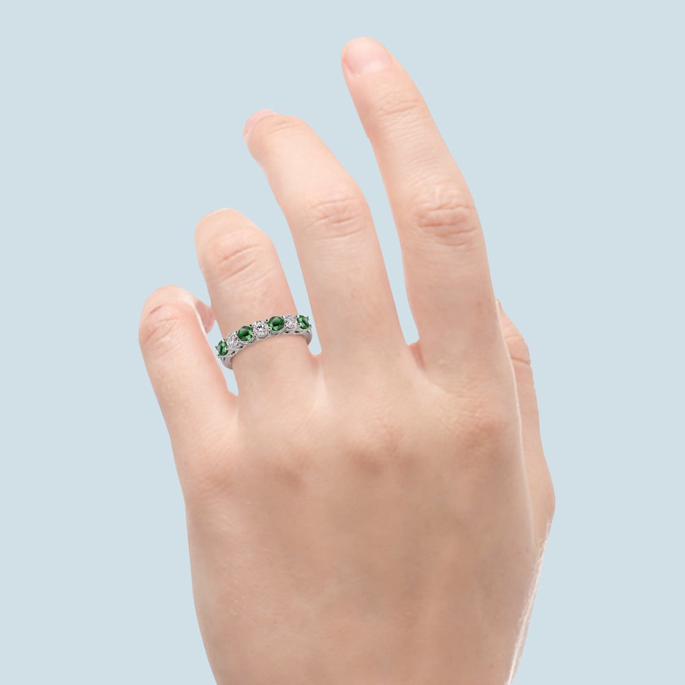 Seven Stone Diamond And Emerald Ring In White Gold | Thumbnail 06