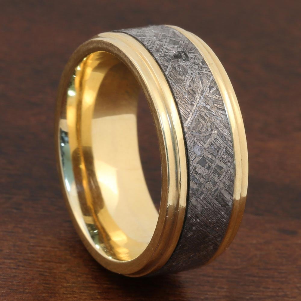 Mens Meteorite And Gold Wedding Ring - Supernova (10mm) | Thumbnail 05