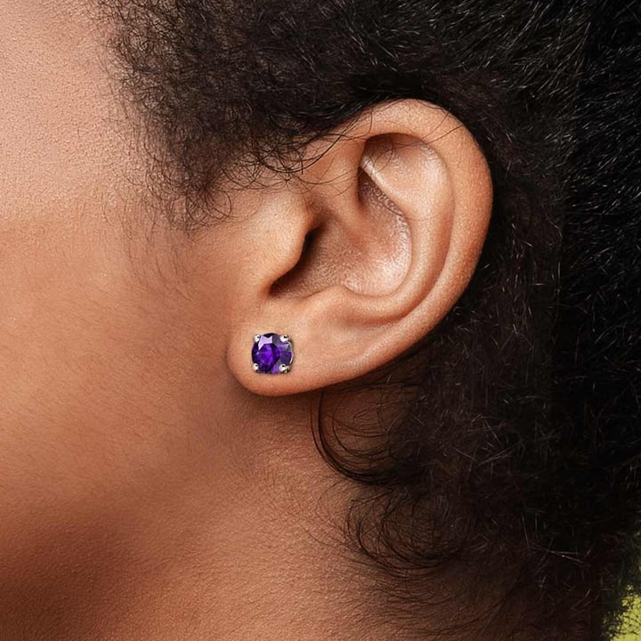 Round Purple Amethyst Studs In White Gold (7.5 Mm) | Thumbnail 01