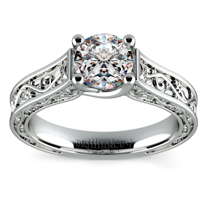 Antique Solitaire Engagement Ring in White Gold | Thumbnail 01
