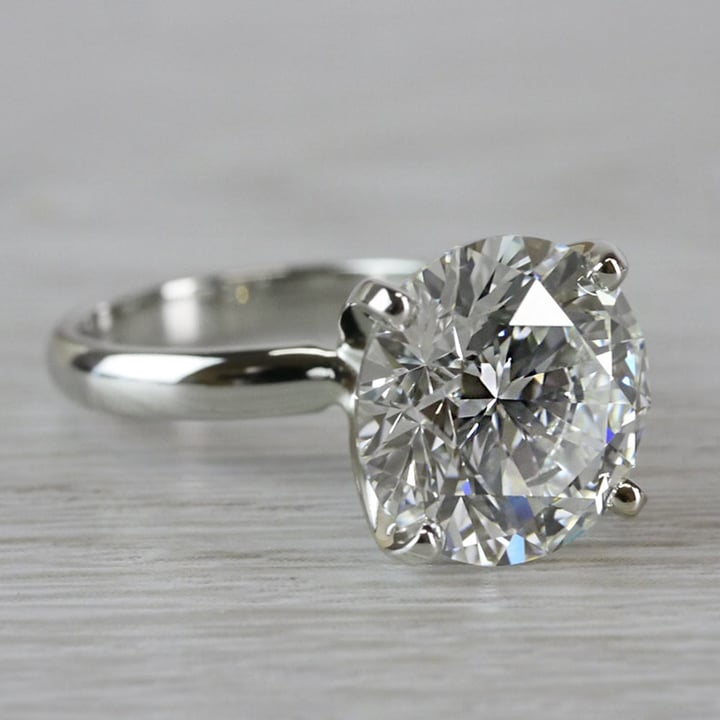 Breathtaking 5 Carat Solitaire Diamond Ring In White Gold - small angle 3