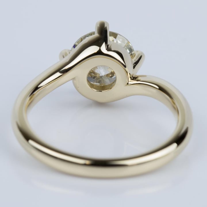 Gold Swirl Solitaire Diamond Engagement Ring (1.60 Ct) - small angle 4