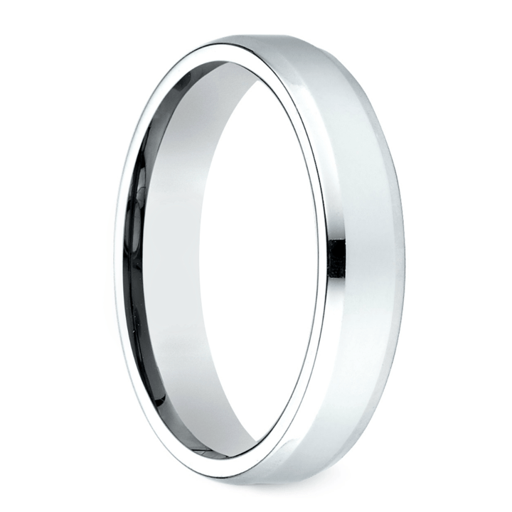 Beveled Men's Wedding Ring in White Gold (4mm) | Thumbnail 02