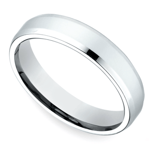Beveled Men's Wedding Ring in Platinum (4mm)