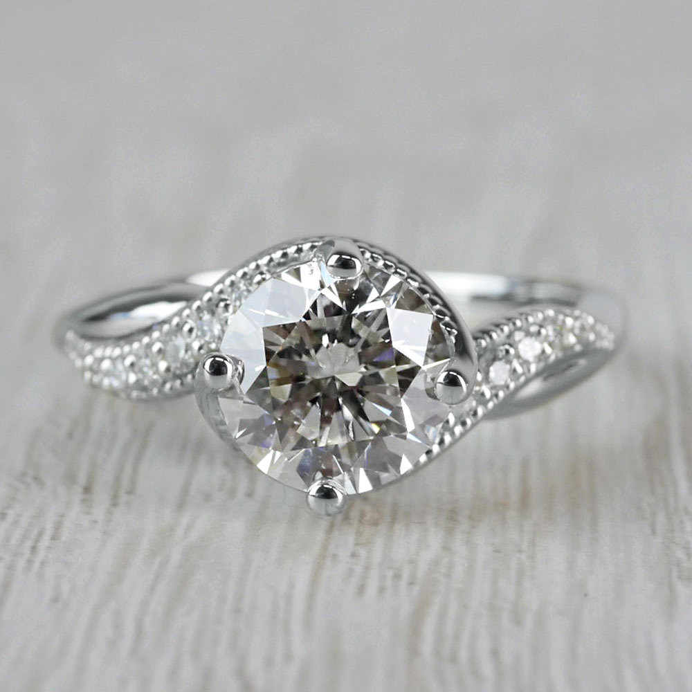 Vintage Diamond Twist