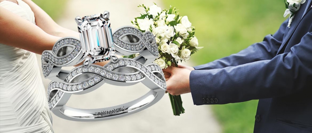 Wedding Ring Trends: Emerald Diamond Wedding Sets