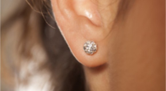 Why Stud Earrings for Women Are A Great Gift