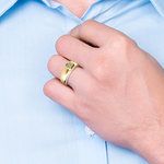 Atlas Cushion Solitaire Mangagement™ Ring in Yellow Gold (3/4 Ctw) | Thumbnail 05