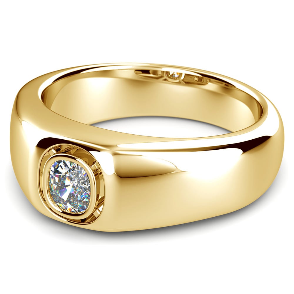 Atlas Cushion Solitaire Mangagement™ Ring in Yellow Gold