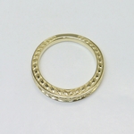 Antique Floral Pattern Wedding Band In Yellow Gold - small angle 2