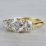 Glittering Three Stone Round Diamond Ring In Yellow Gold - small angle 3