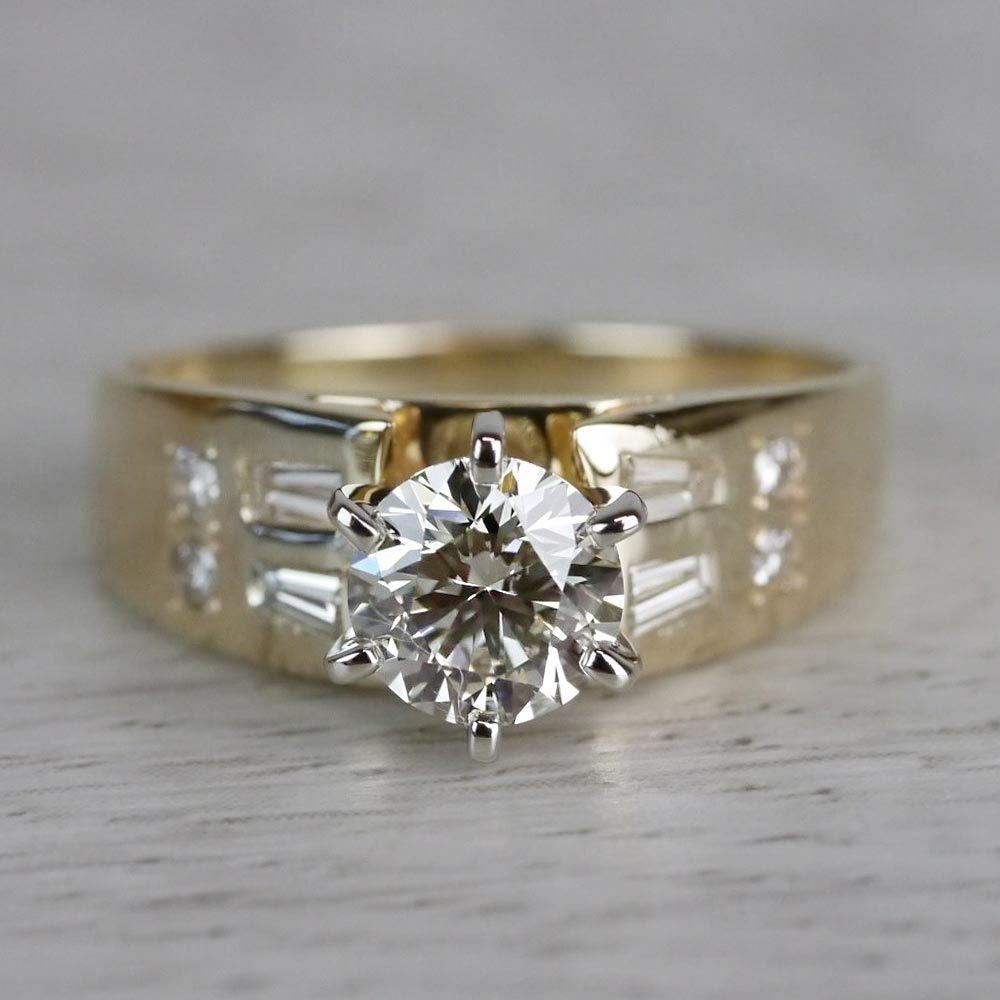 Lavish Round Cut Diamond Vintage Gold Engagement Ring