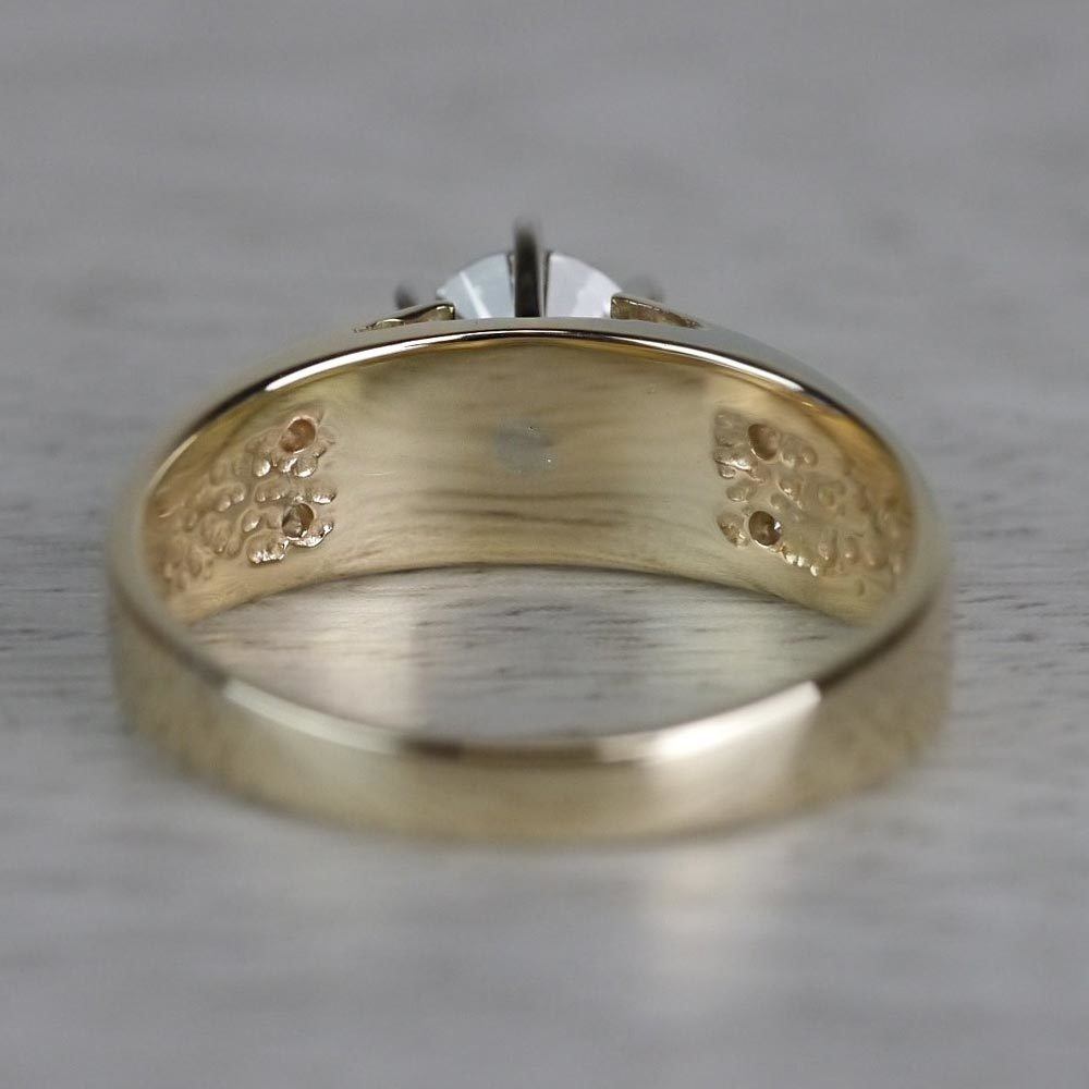 Lavish Round Cut Diamond Vintage Gold Engagement Ring angle 4