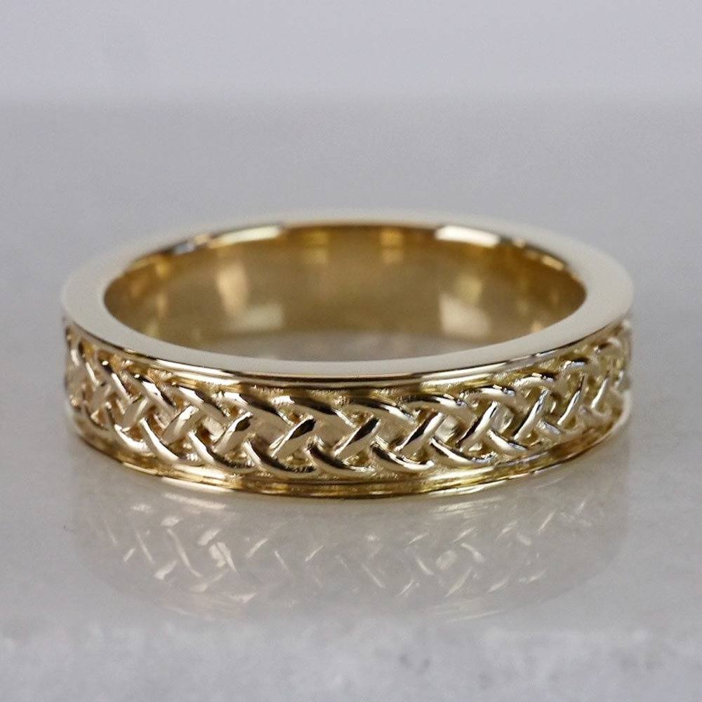 Celtic Knot Men's Wedding Ring in Yellow Gold (5mm) | 05