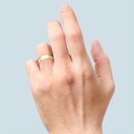 Comfort Fit Men's Wedding Ring in Yellow Gold (6mm) | Thumbnail 04